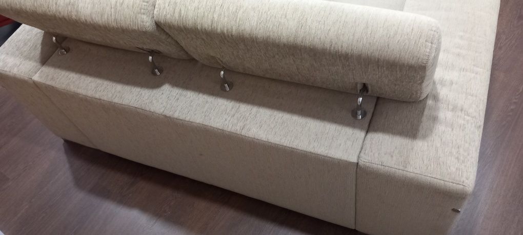 Sofa de 2/3 lugares em muito bom estado