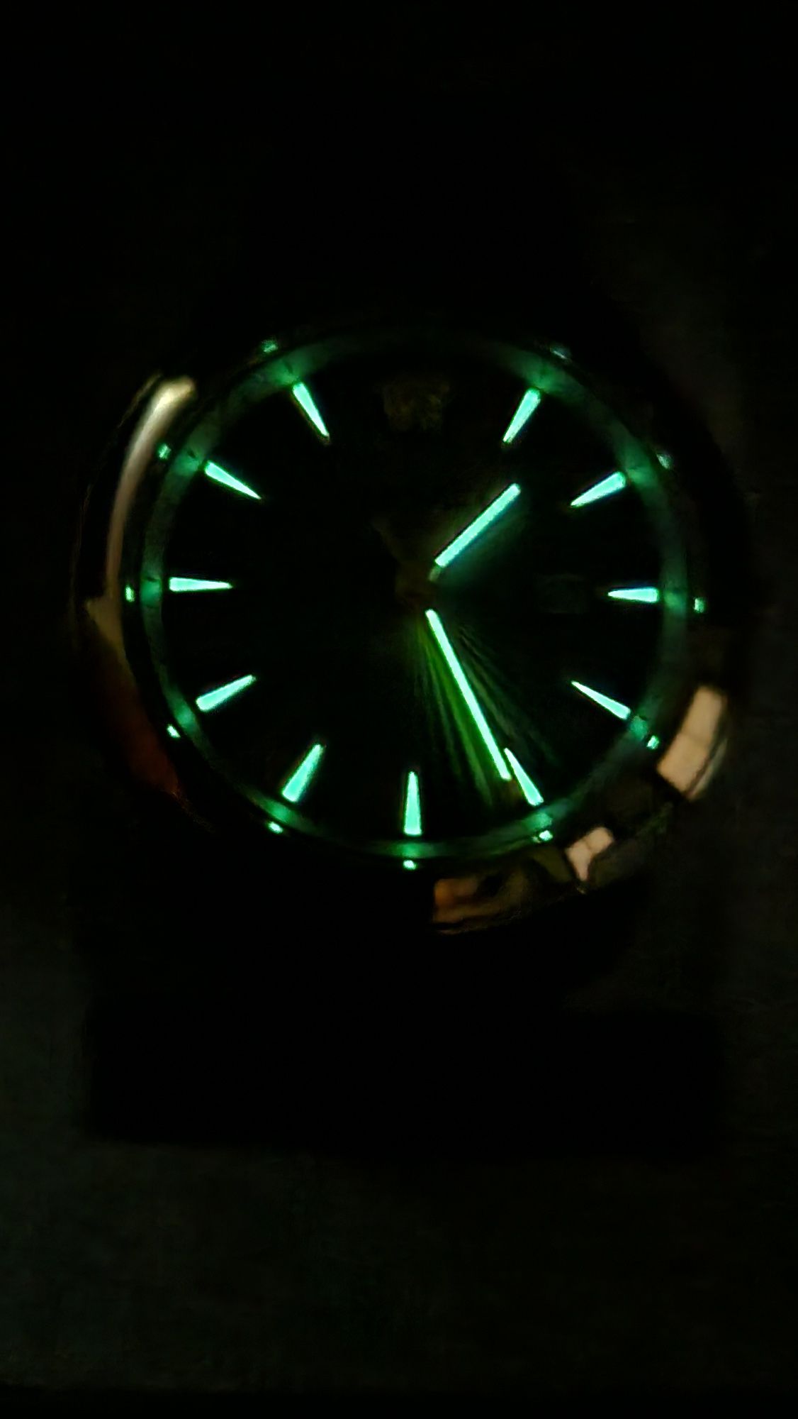 Zegarek Versace V Urban szwajcarski Swiss Made szkło szafirowe luma