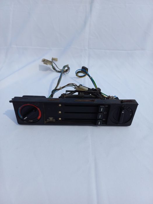 Панель керування пічкою BMW E28