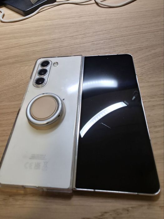 Samsung Galaxy Z Fold5 12/512GB – Cream – Stan Bardzo Dobry + Etui