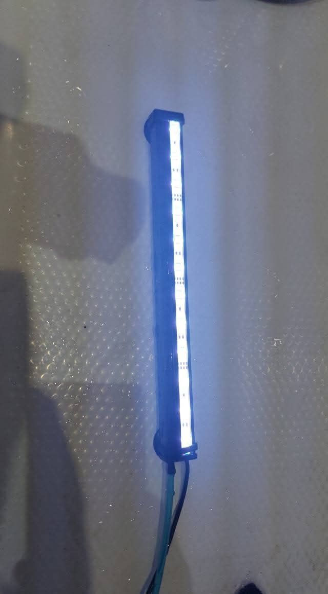 Napowietrzacz z oświetleniem RGB  do akwarium