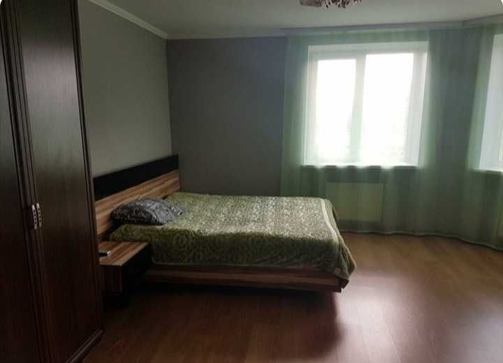 Сдам новую квартиру посуточно Софиевская Борщаговка. Посуточно Киев