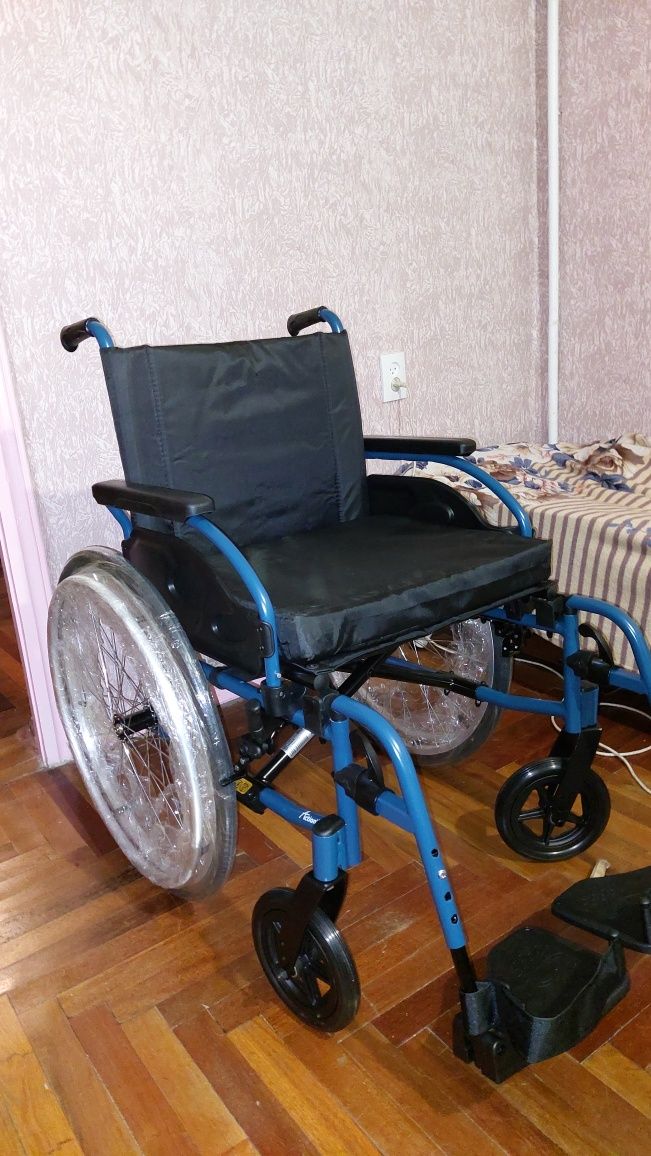 Візок,коляска для инвалидов