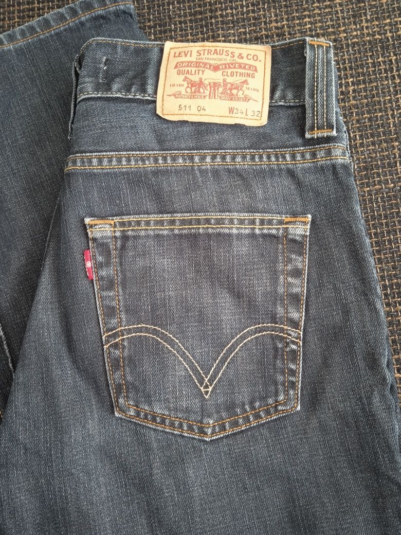 Джинсы Levis Slim   w34, l32 ,original.