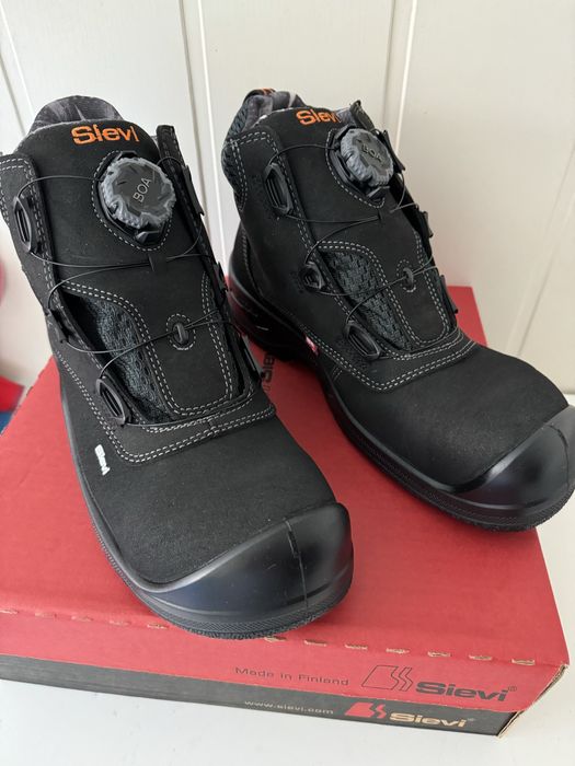 Nowe Buty robocze sievi 43 zapięcie boa