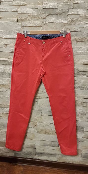 Czerwone spodnie Reserved 38