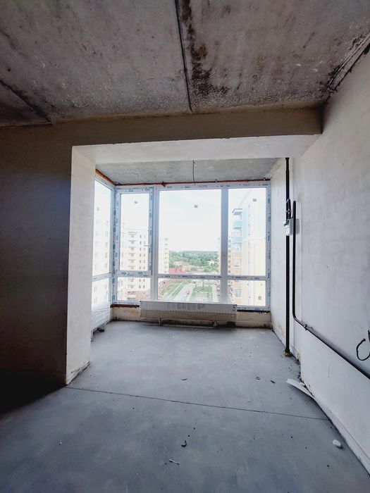 Продам однокімнатну квартиру з частковим ремонтом