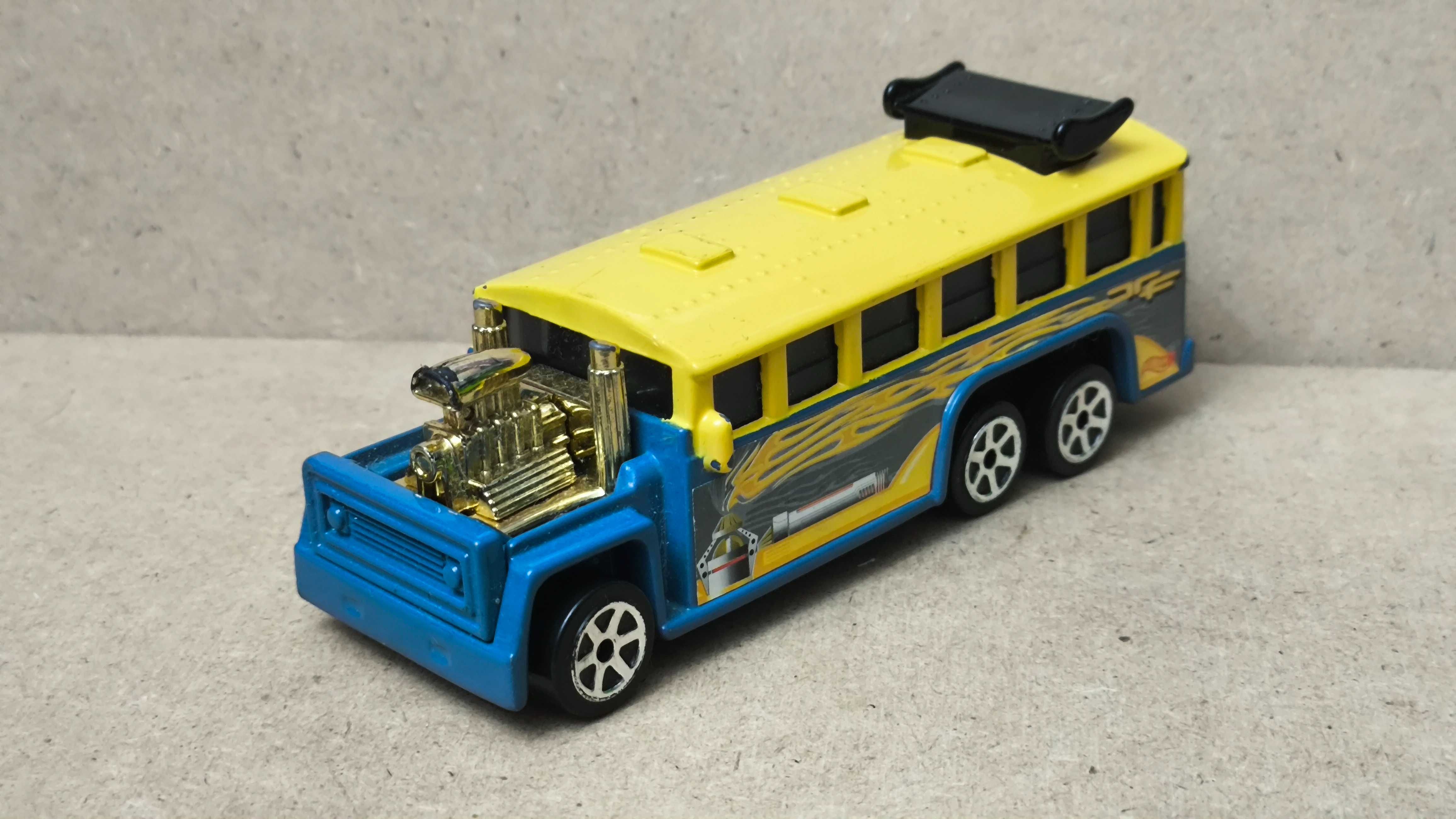 Машинка, іграшка автобус HotWheels
