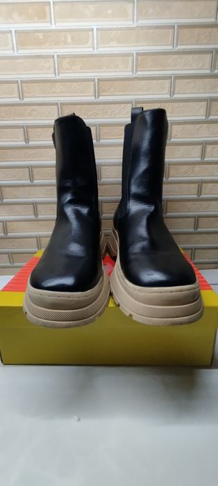 Ботинки жіночі продам