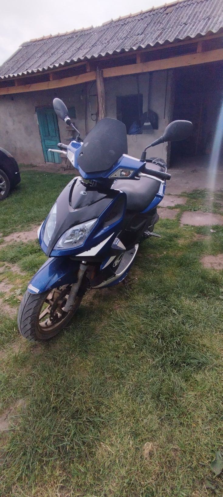 Продам скутер kymco