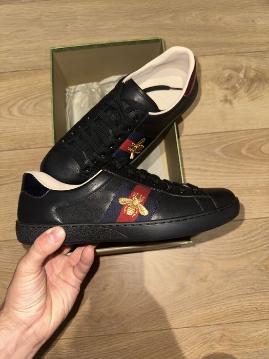 Gucci ace black bee size 8