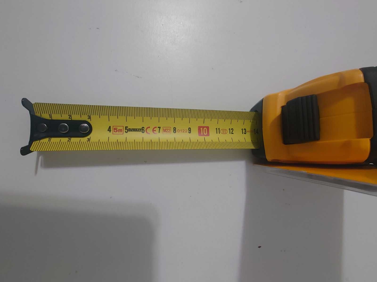 Рулетка DEWALT DWHT38114 5М новая