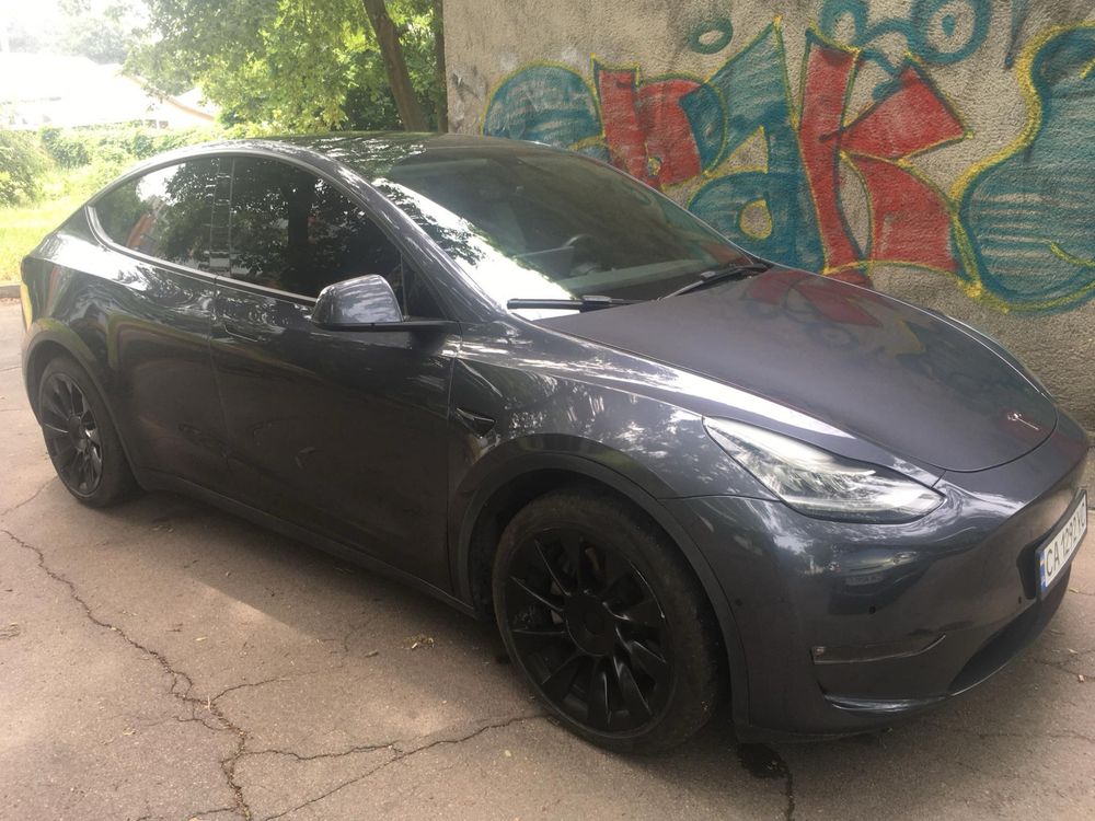 Продам Tesla model Y