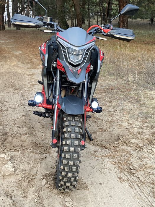 Мотоцыкл Spark 300 эндуро .