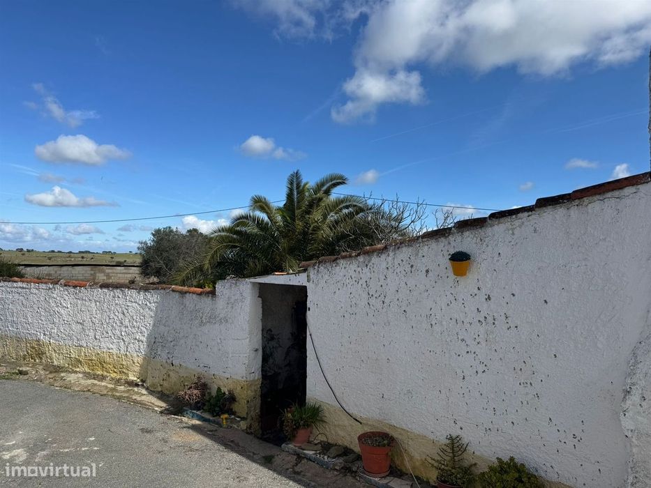 Habitação 4 divisões para remodelar, Castro Verde, Alentejo, Portugal