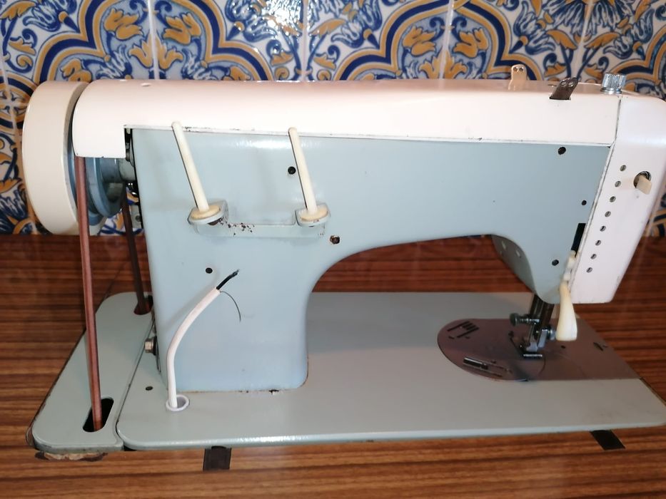 Desocupar - Máquina costura Oliva 512