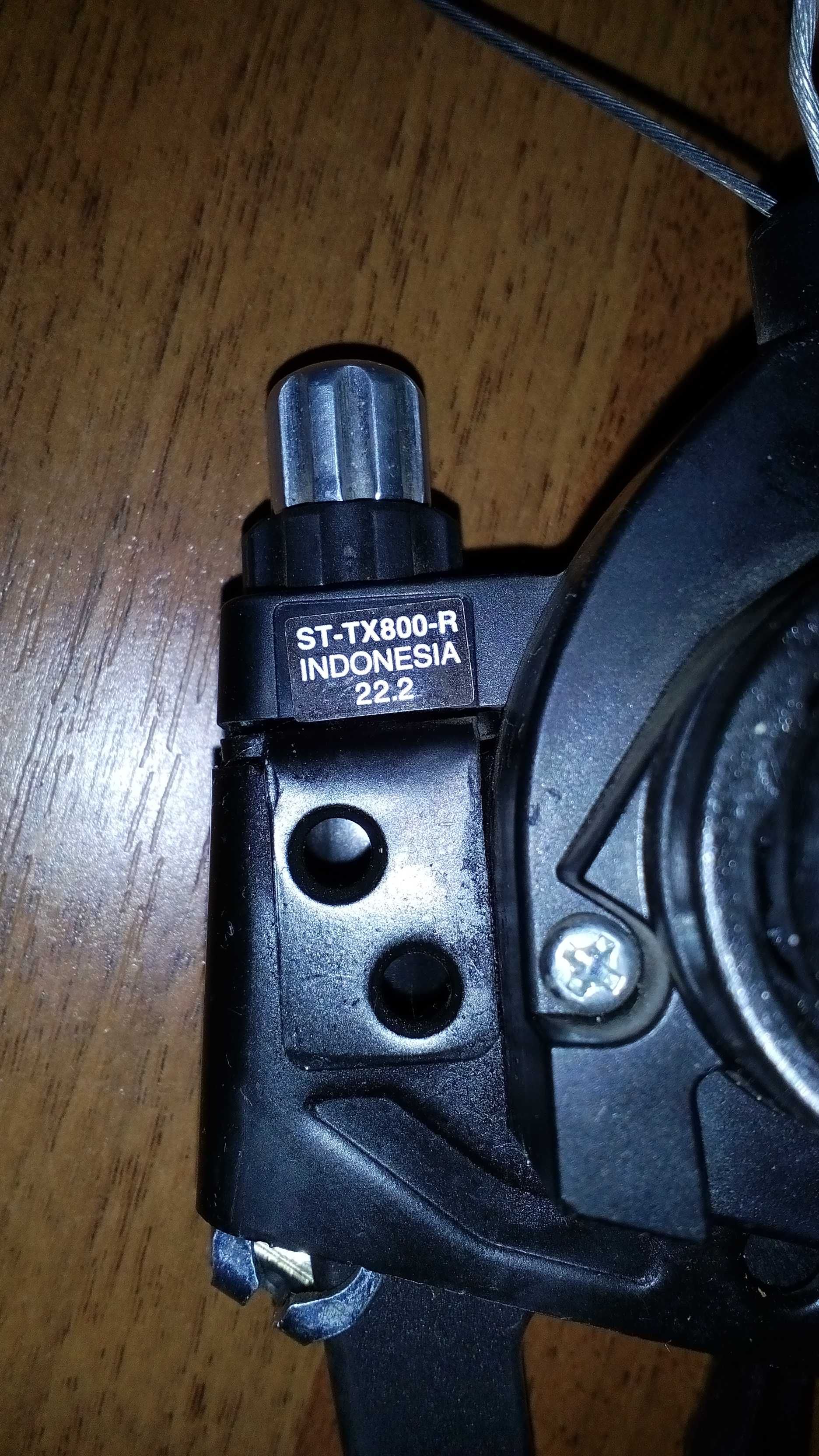 Тормозна ручка шифтер Shimano ST-TX800-R  права на 8 передач  Нова