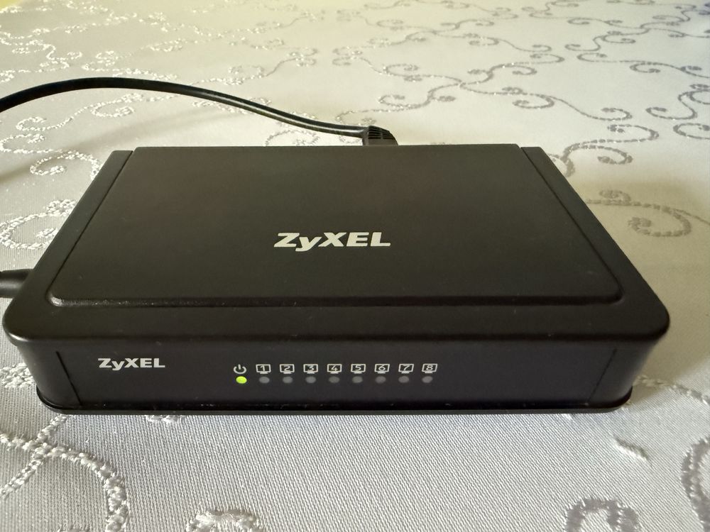 Switch ZyXEL ES-108E Przełącznik Sieciowy 8-Portowy Rozdzielacz