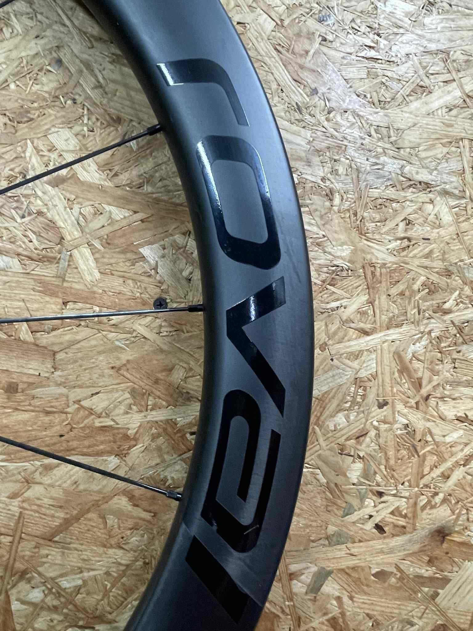 Idealne Koło przednie rowerowe ROVAL Rapide CLX II carbon