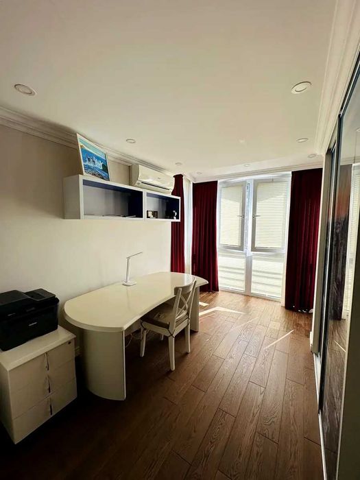 Продам квартиру Метрологічна вул., 109-А