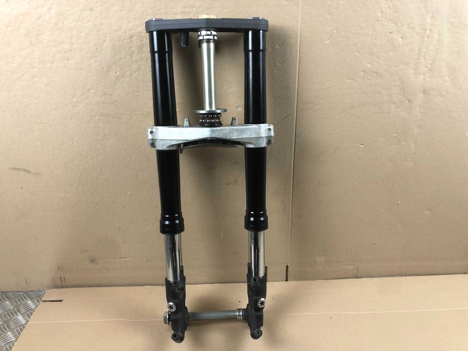 Suzuki GSX-R 750 600 Lagi Laga Zawieszenie Przód Półka Dolna L1 - L6