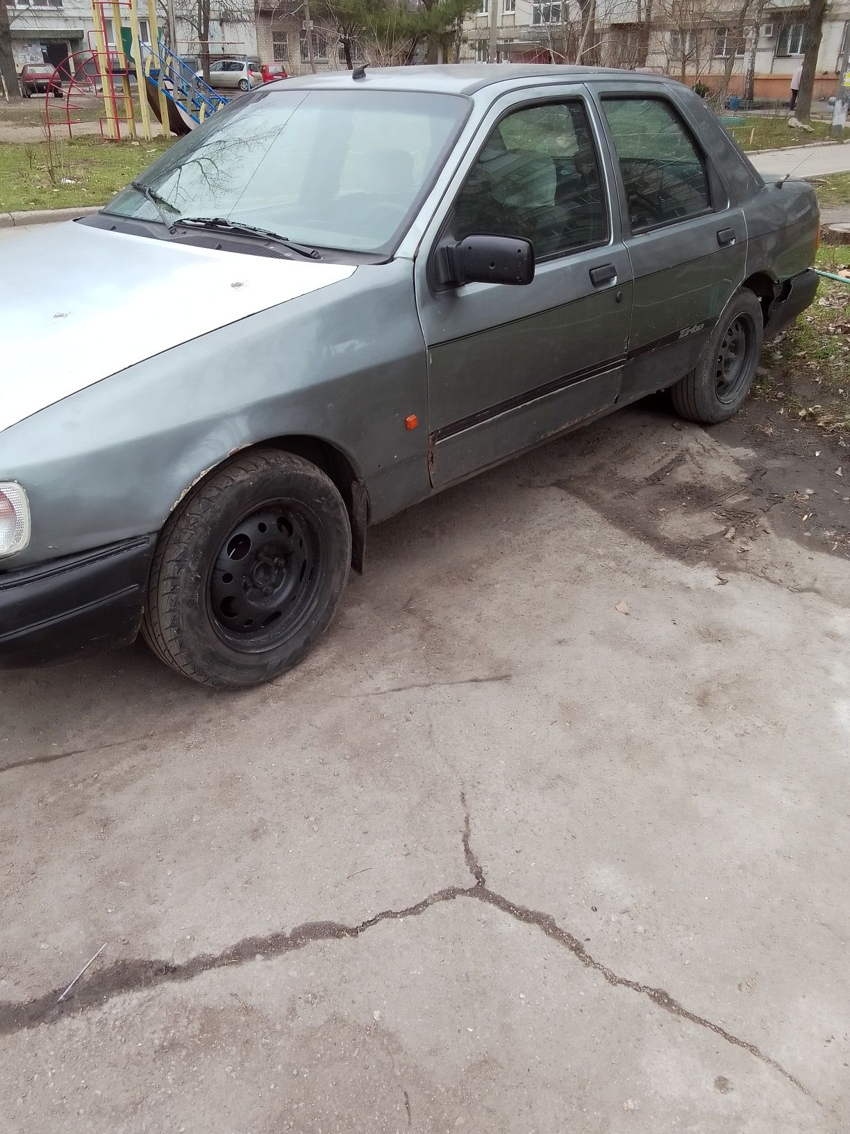 Ford Sierra на ходу