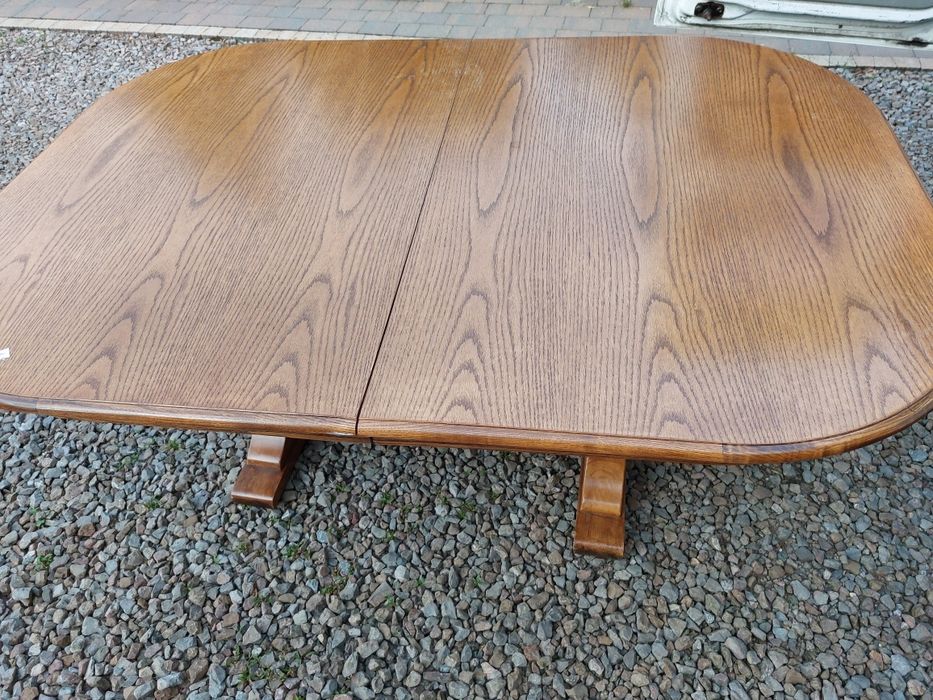 Komplet mebli drewnianych, stół rozkładany i  6 krzeseł