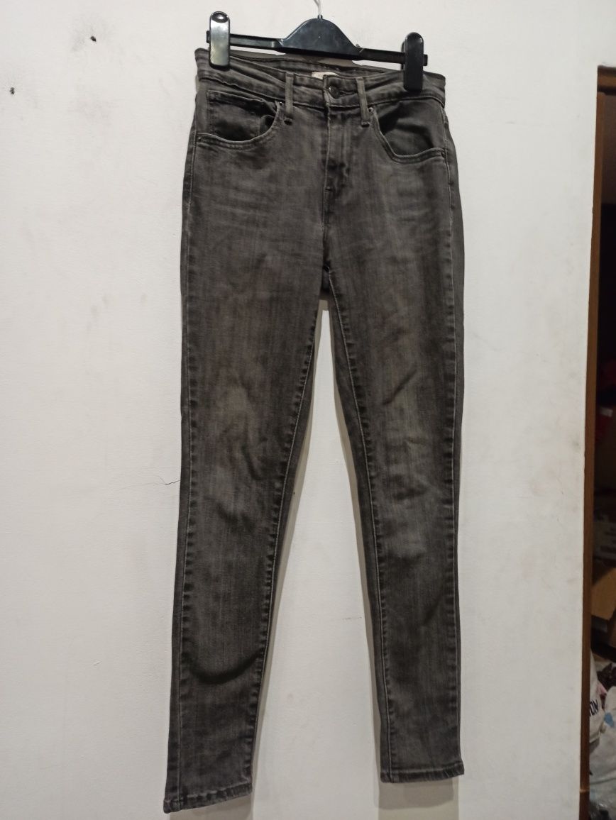 Spodnie czarne Levis 721 w25 l28