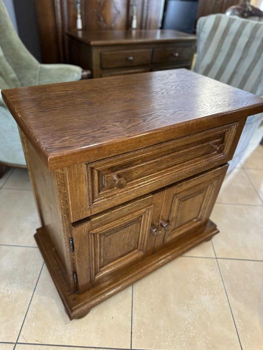 Dębowa komoda do salonu lub przedpokoju –  wysyłka, stan idealny!