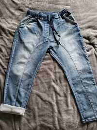Jeans spodnie z lekko obniżonym krokiem i wstawkami w kroku r.XL