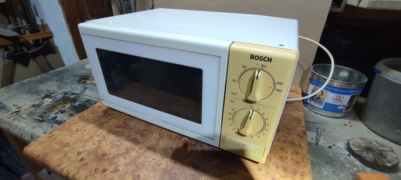 Вінтажна мікрохвильова піч Bosch 700 W