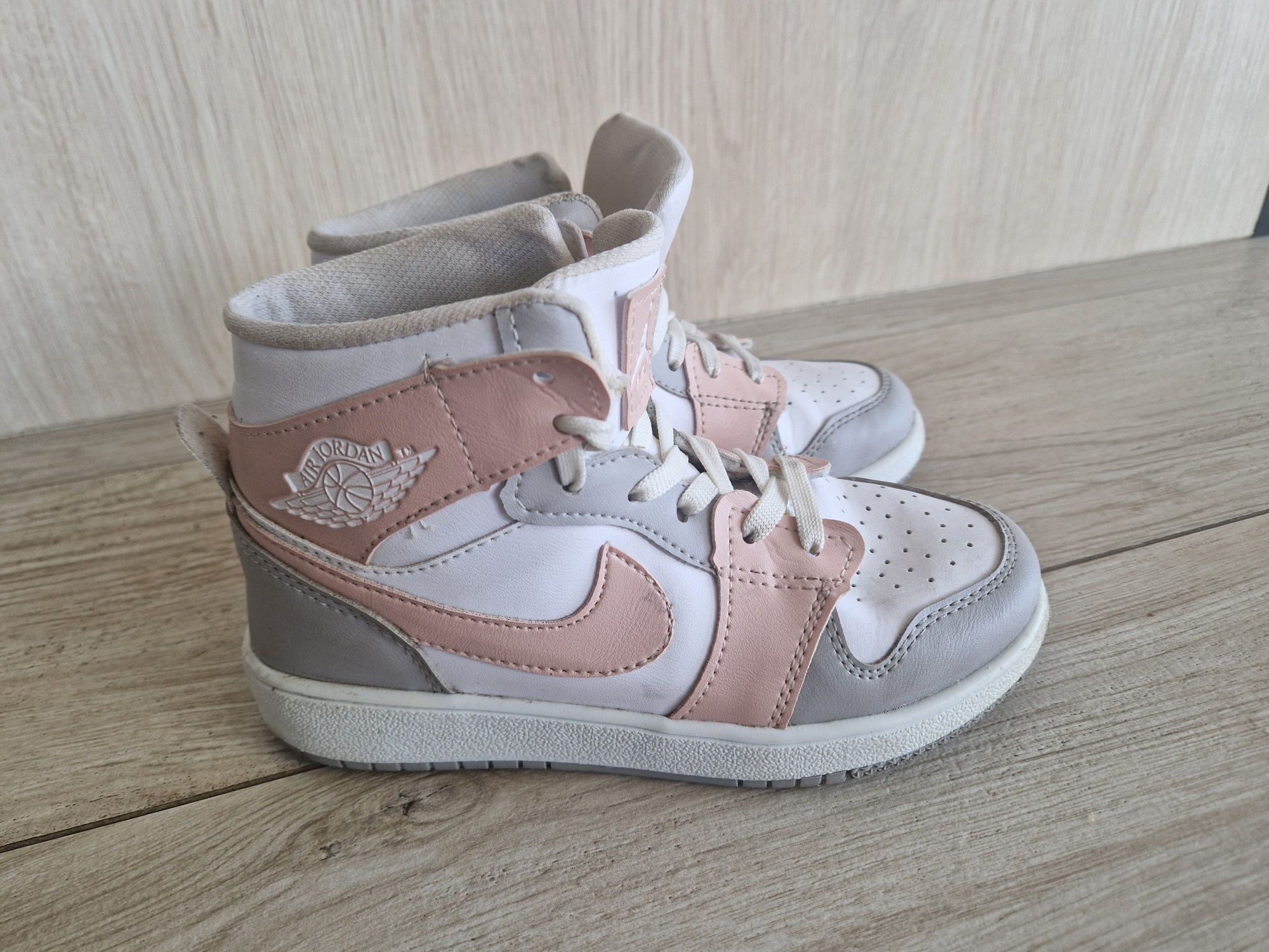 Dziewczęce Buty Nike Jordan rozm. 32