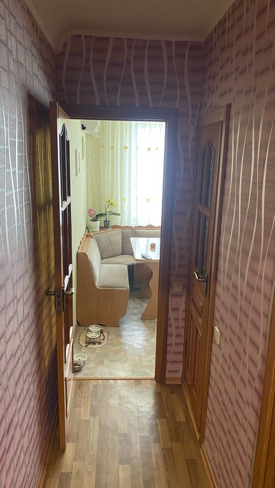 Продам 2-х комнатную квартир ул.Героев Днепра,83