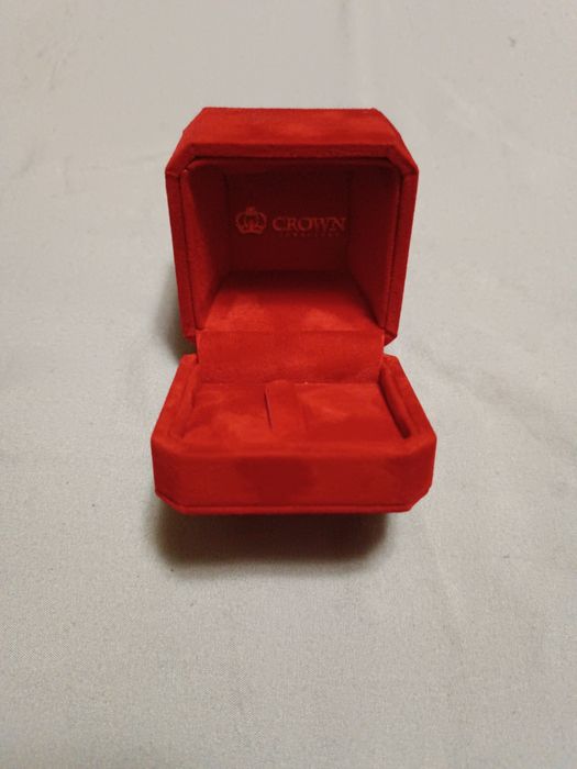 Подарочная коробочка CROWN Jewellery.