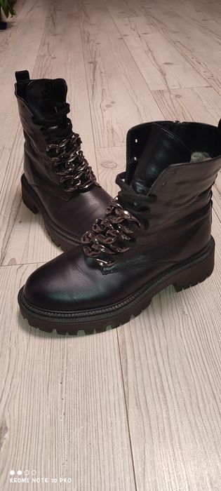 Ботінки шкіряні жіночі 39 розмір.