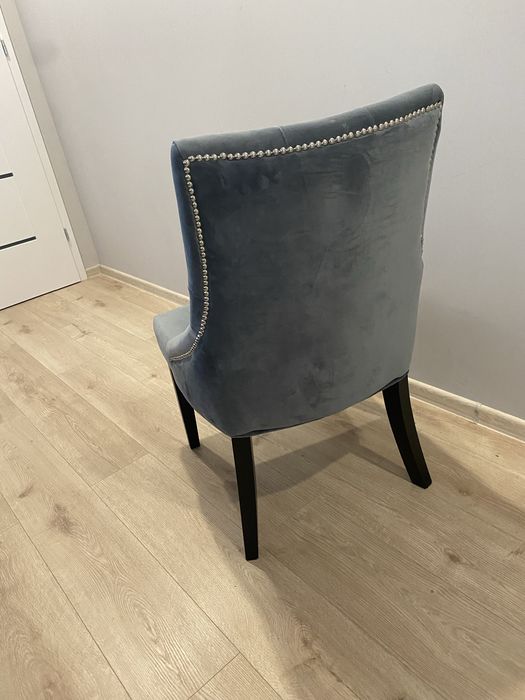 Komplet  Stół fornirowany 100x200/250 /300 plus  8 krzeseł