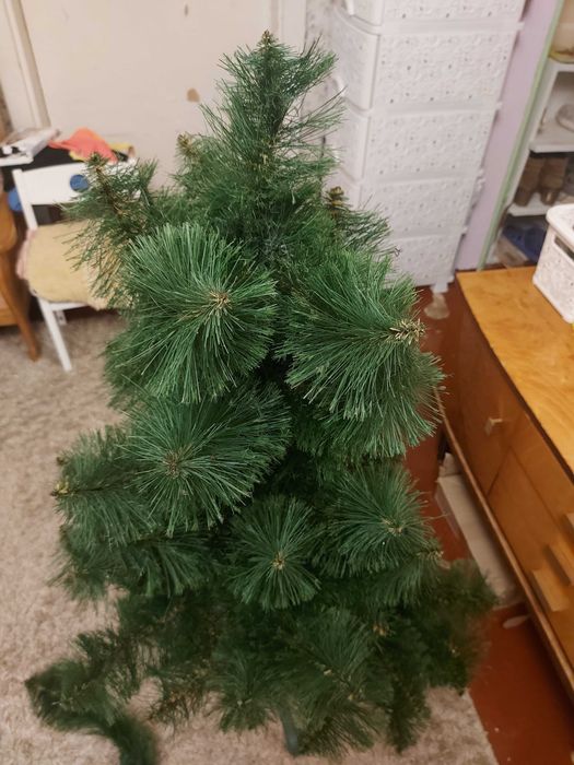 Ялинка новорічна