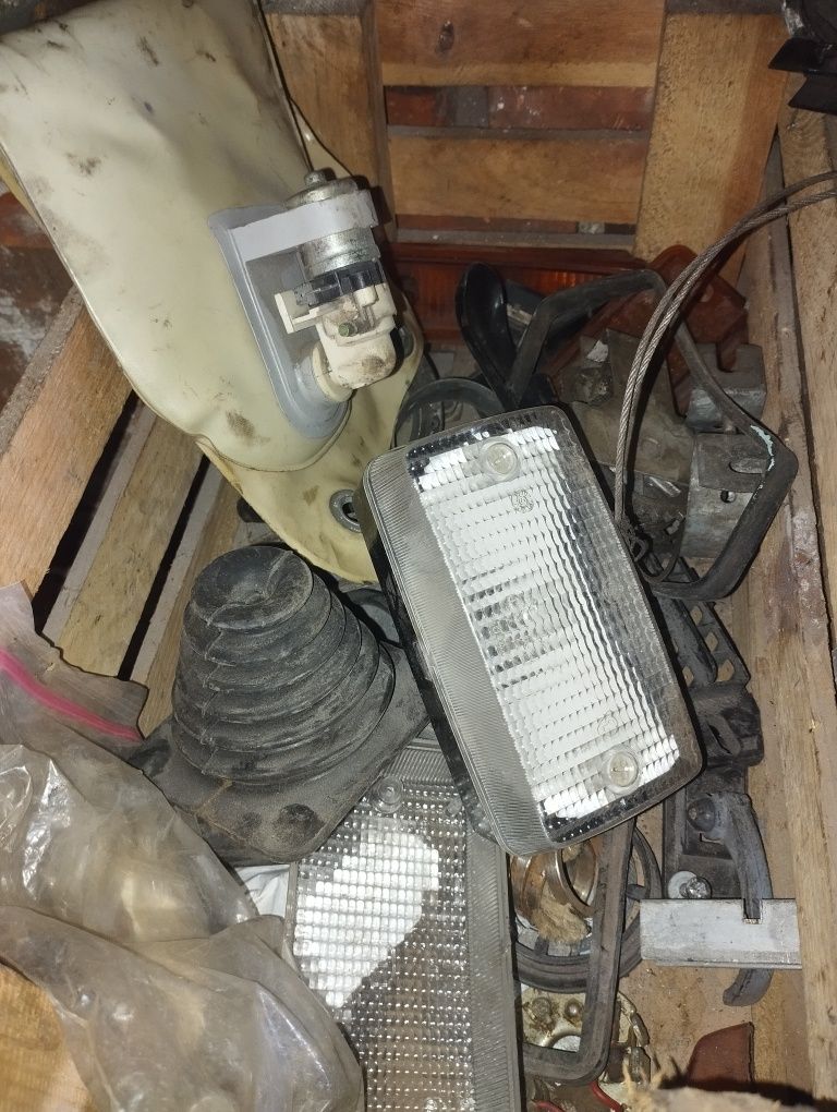 Fiat 126p części blacharskie,mechaniczne,elektr.-wyprzedaż garażowa