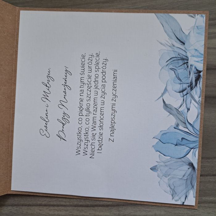 Kartka ślubna personalizowana z niebieskim akcentem