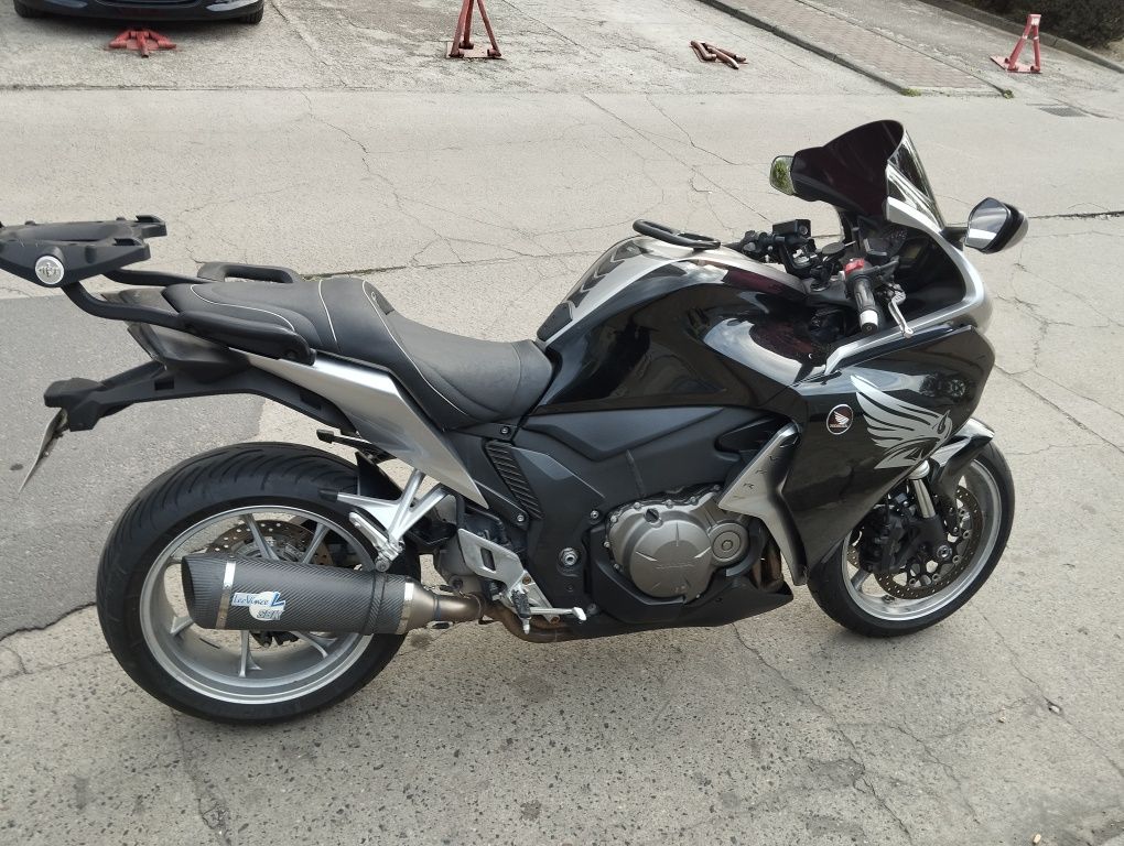 Honda vfr 1200f  2010r 15000zl.