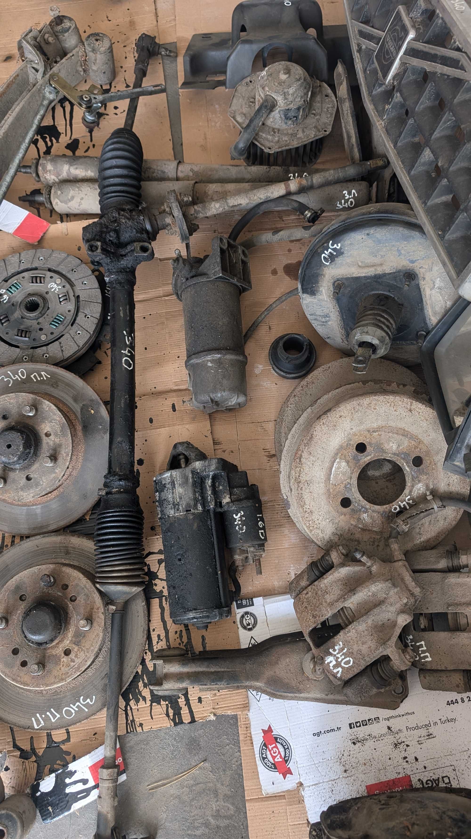 Решітка радіатора Volvo 340 1.6 Diesel Вольво 1.6D Дизель 1984–1991