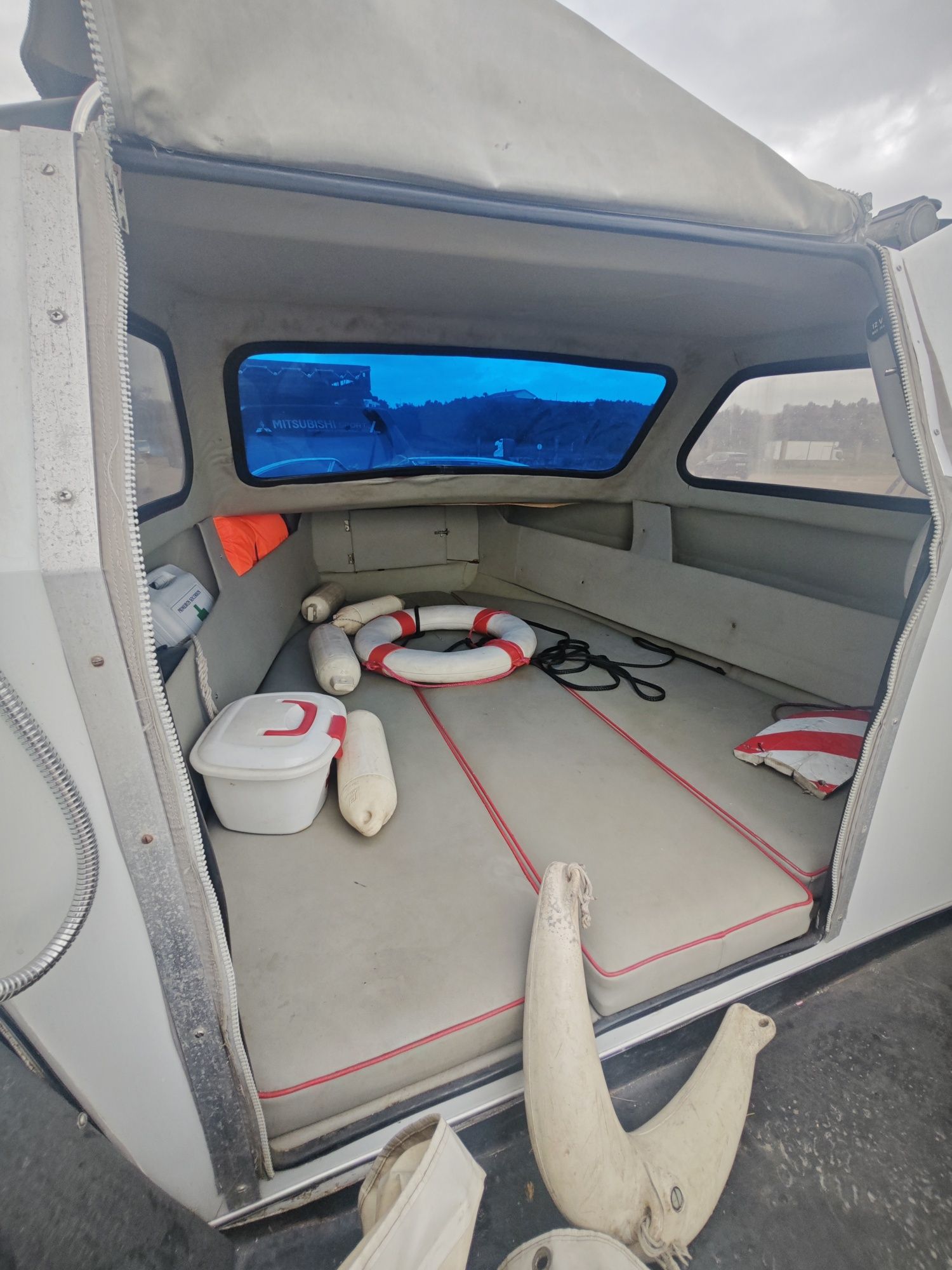 Barco de Recreio em Excelente Estado – Pronto a Navegar!