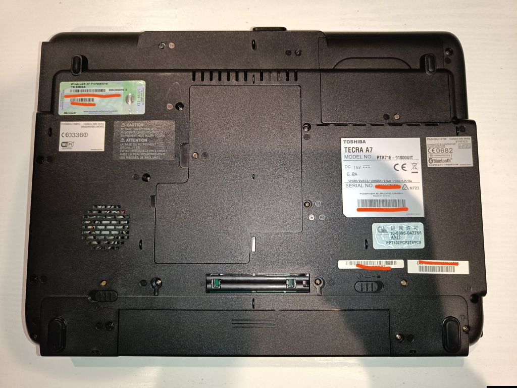 Ноутбук Toshiba Tecra A7 PTA71E / 15.4' / Intel T2400 / 2gb / 100 gb