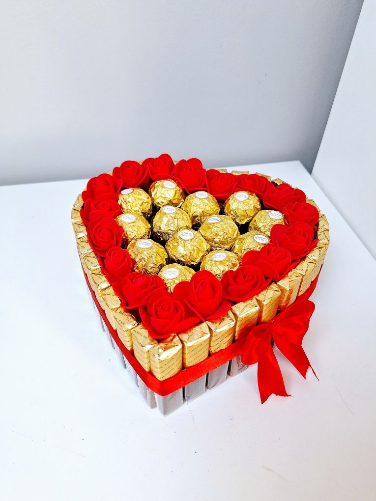 Prezent Walentynki urodziny serce zestaw słodki gift box Merci Ferrero