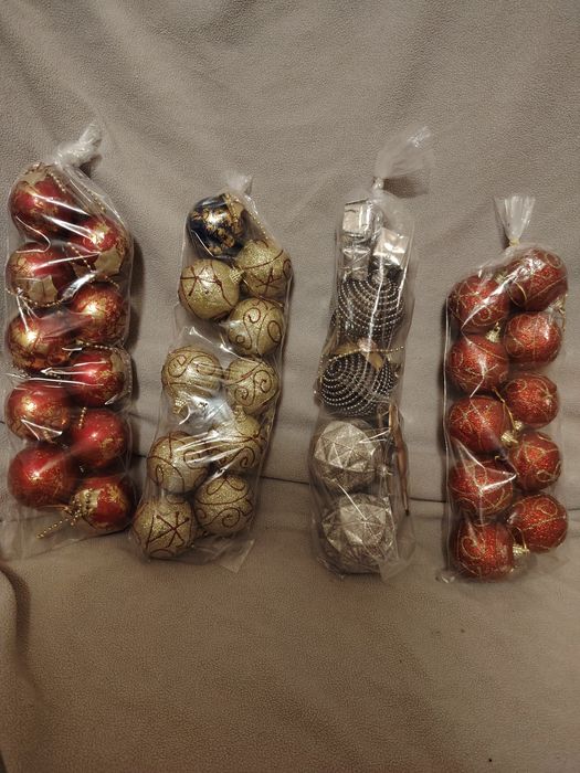 2€cada saco Bolas de natal entrego em Rio tinto ou envio CTT novas