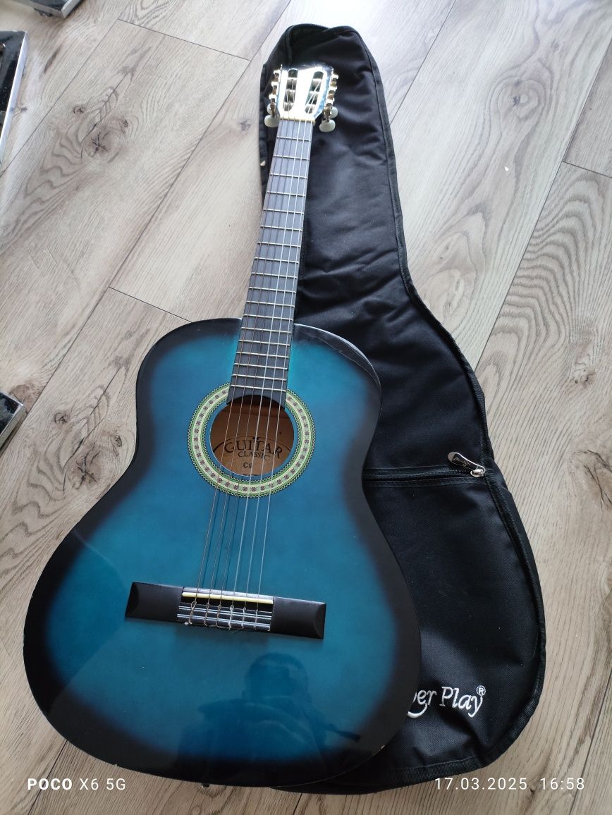 Gitara z futerałem Ever Play