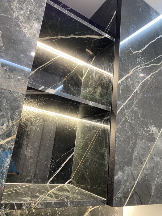 Душовий піддон, полички, меблі з плитки