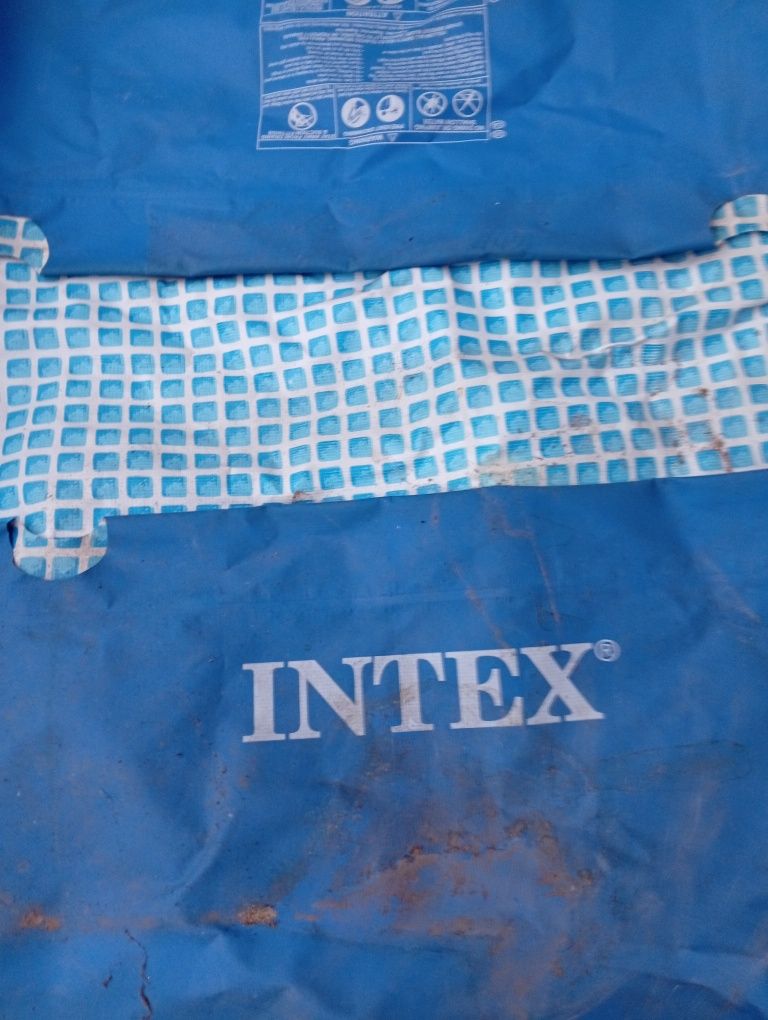 Sprzedam basen stelażowy INTEX.