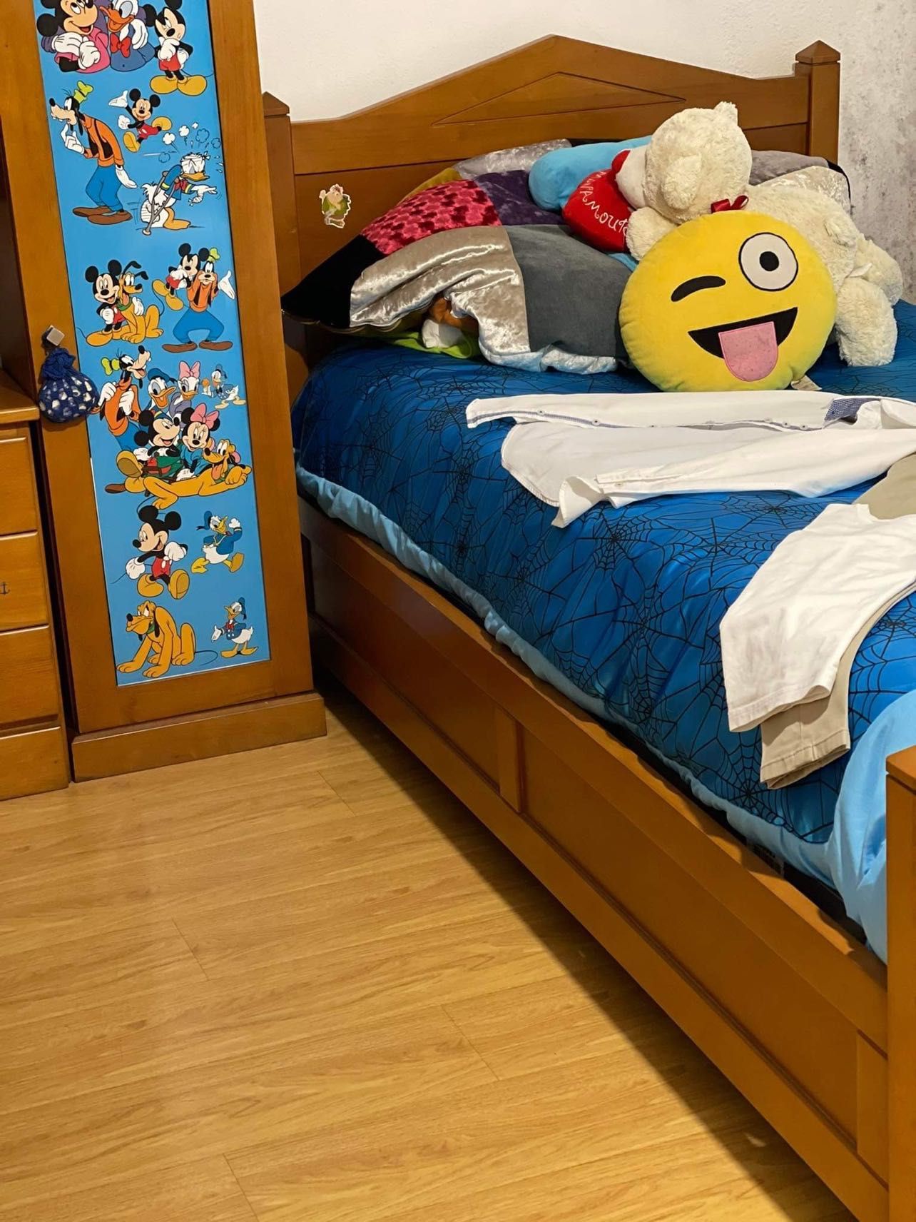 Quarto completo com têxteis oferta