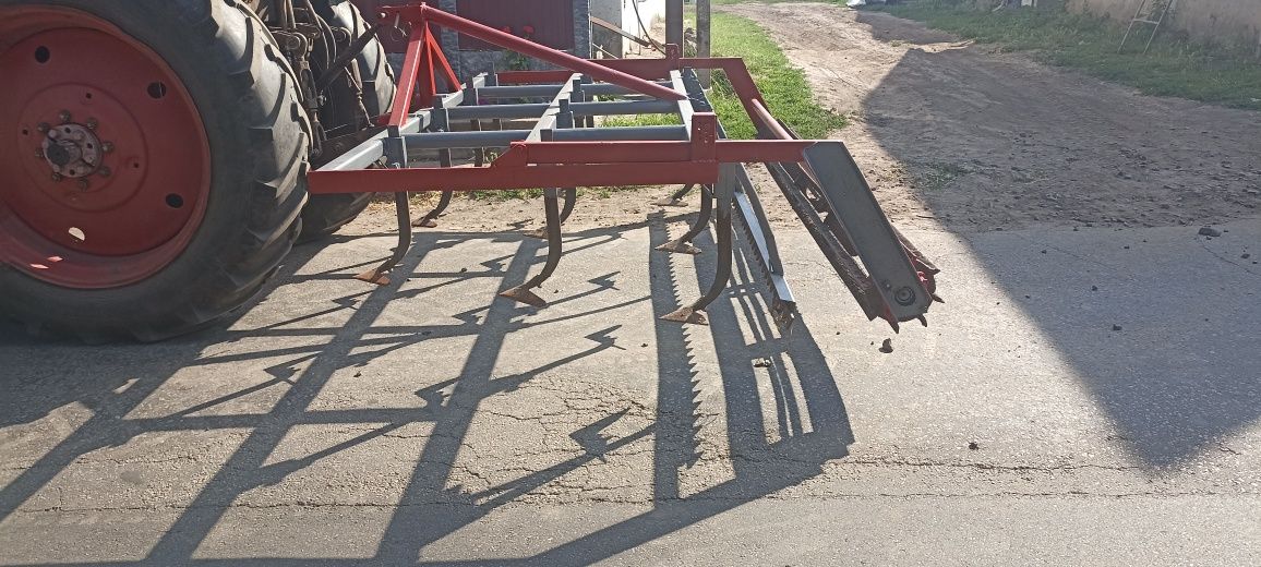 Продам культиватор навісний 3х рядний,3м. ширина з шлейфом і катком